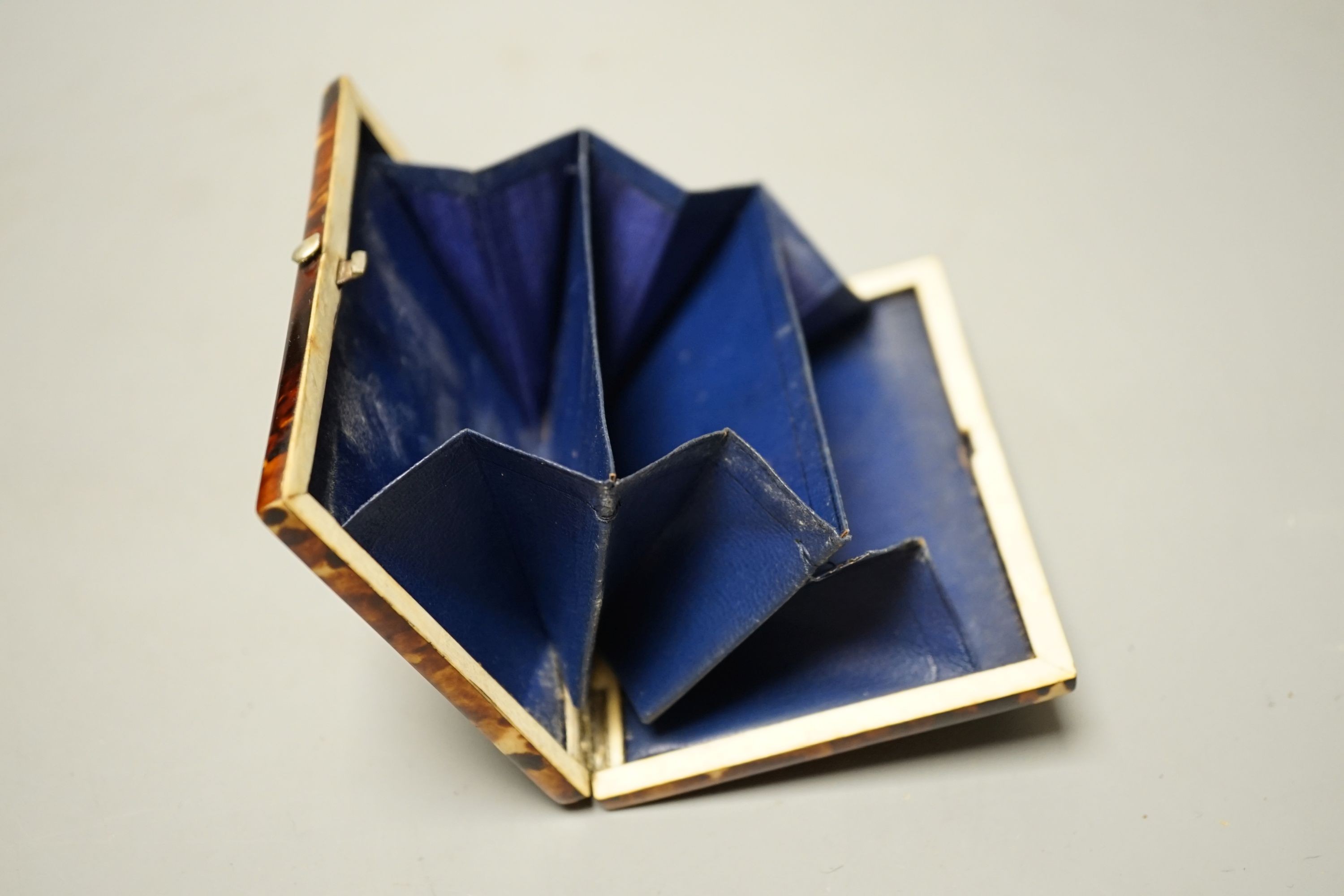 A Victorian tortoiseshell and mother of Pearl card case, 11cm